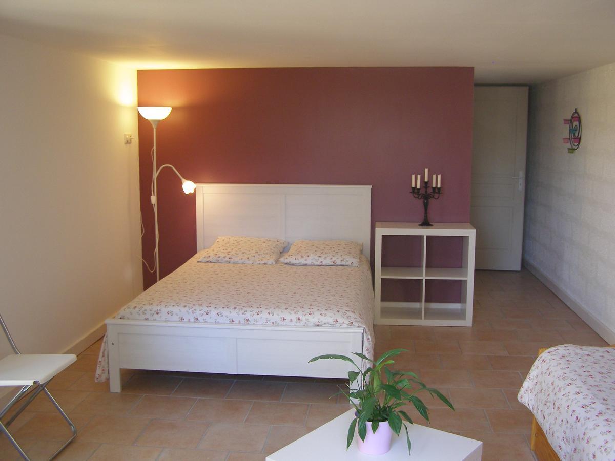 Le Bord De L'Eau Bed and Breakfast Sainte-Terre Exteriör bild