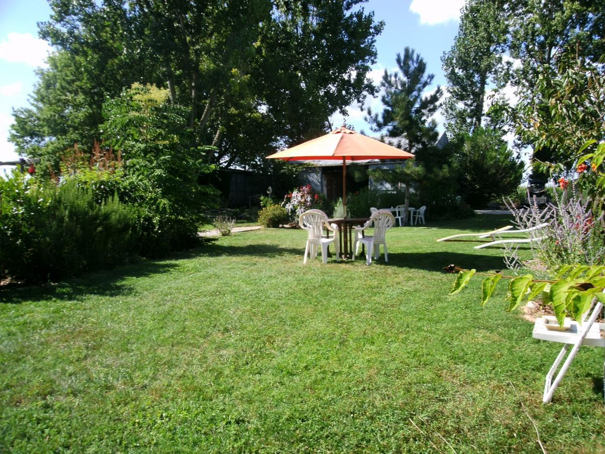 Le Bord De L'Eau Bed and Breakfast Sainte-Terre Exteriör bild